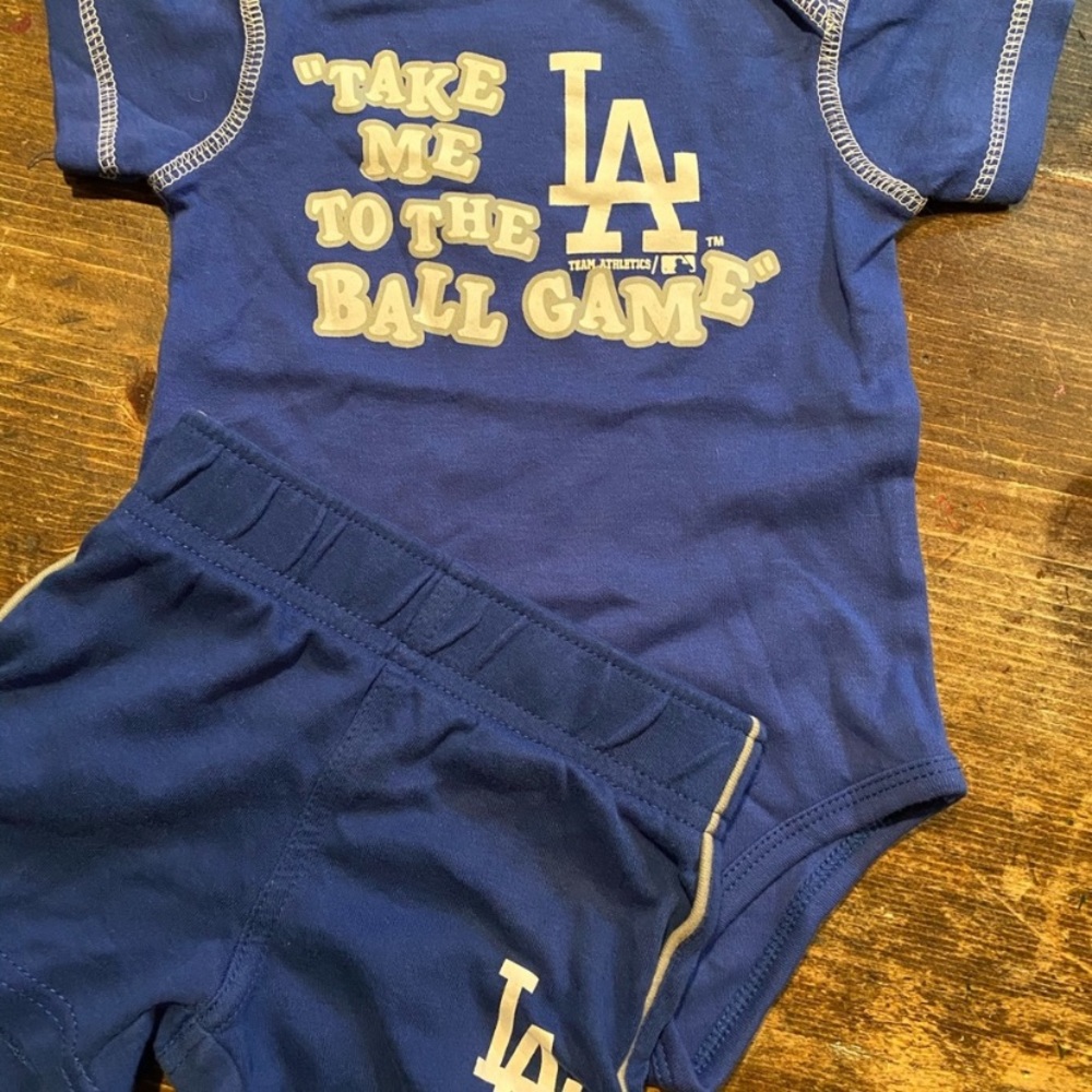 EUC I DODGERS outfit